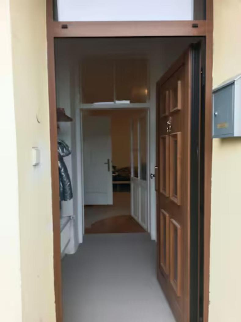 Byt S Terasou A Zahradou Brno Luaran gambar
